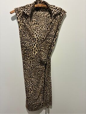 BCBG MAX AZRIA Slinky Stretch Leopard Cheetah Wrap Dress Rosette Detail Size XS
